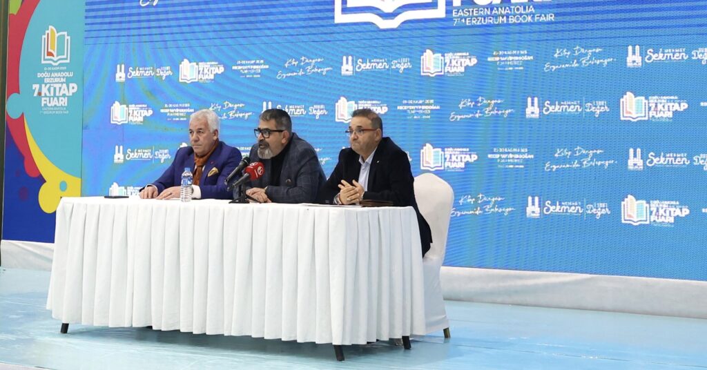 Kitap Fuarı’nda gazeteciler konuştu…