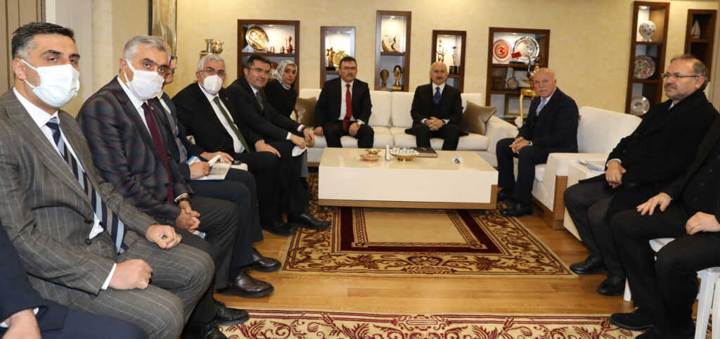 BAKAN KARAİSMAİLOĞLU’NDAN BÜYÜKŞEHİR’E ZİYARET