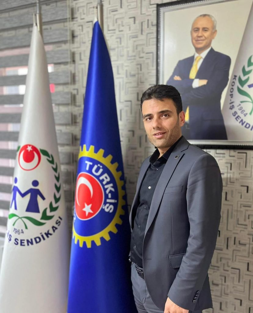 Koop-İş Sendikası Erzurum Şube Başkan Tarık Toğrul , 24 Kasım Öğretmenler Günü dolayısıyla mesaj yayınladı.