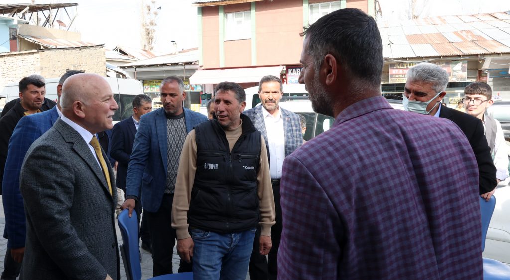 BAŞKAN SEKMEN KARAÇOBAN’DA