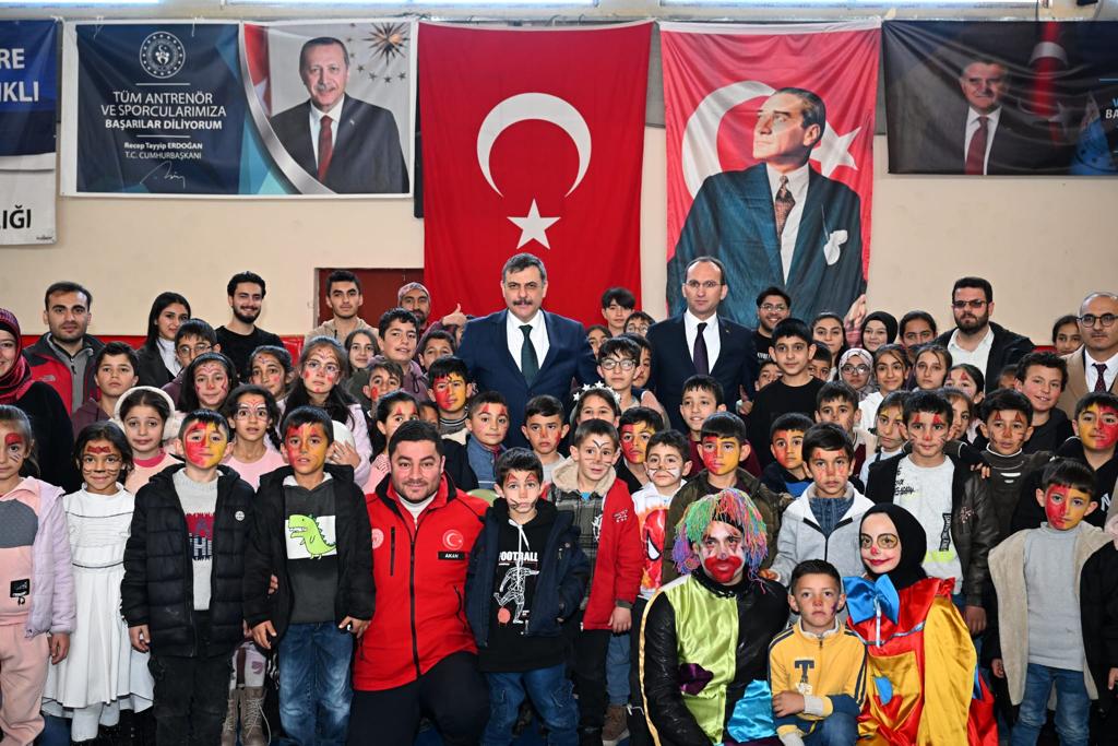 Vali Mustafa Çiftçi Karayazı’da kan Bağışı Programına Katıldı