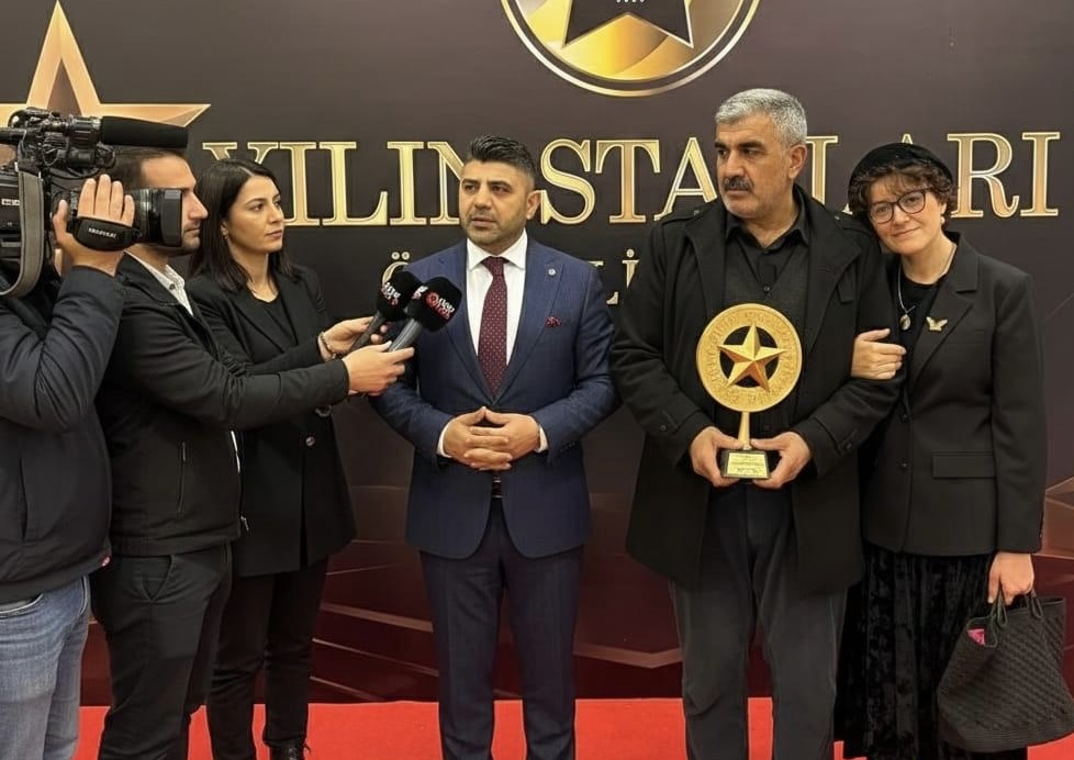 Erzurumlu iş insanı Ferit Kaya’dan ödül gecesinde vicdan çağrısı: Önce can güvenliği