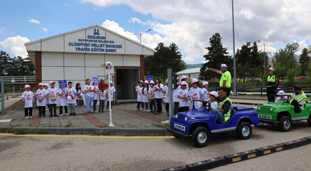 BÜYÜKŞEHİR’DEN TRAFİK EĞİTİMİ